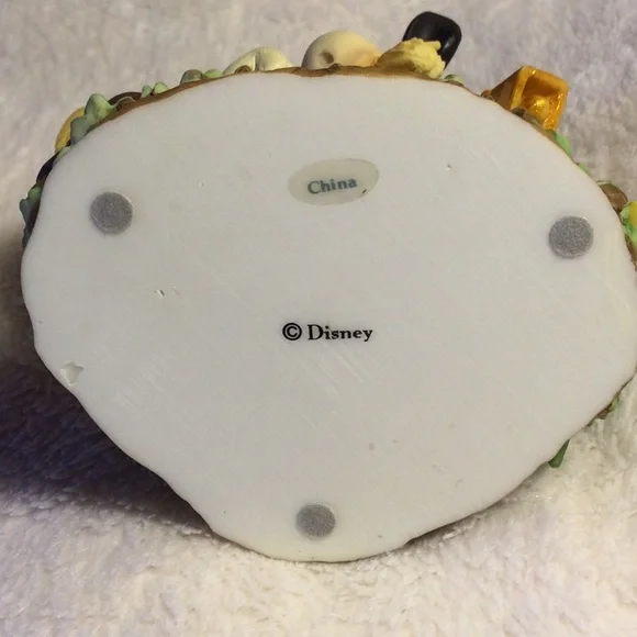 ❤️ Still Available🌟 Disney Mickey Mouse Cow Figurine🌟 - Picture 6 of 10